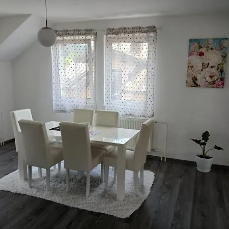 Apartman_alex פאלה